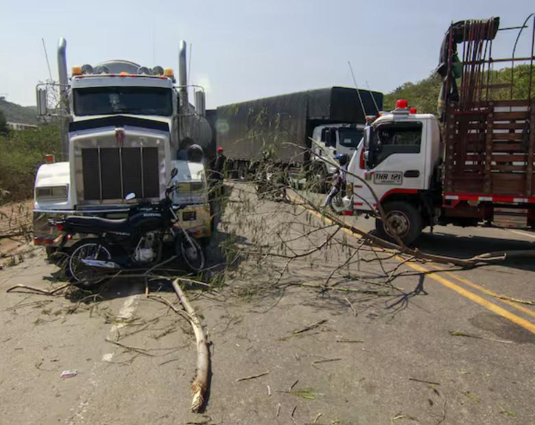 Camioneros-y-Gobierno-estudian-salidas-al-paro