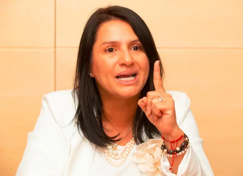 Senadora-Paola-Holguin.