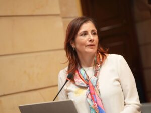 Defensora del Pueblo Iris Marín