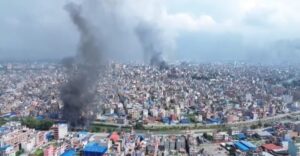 Nepal registra incendios por violencia política