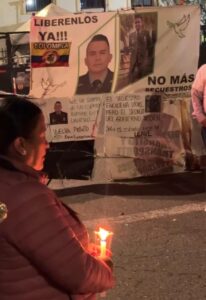 Velatón por liberación de policía Franky Hoyos