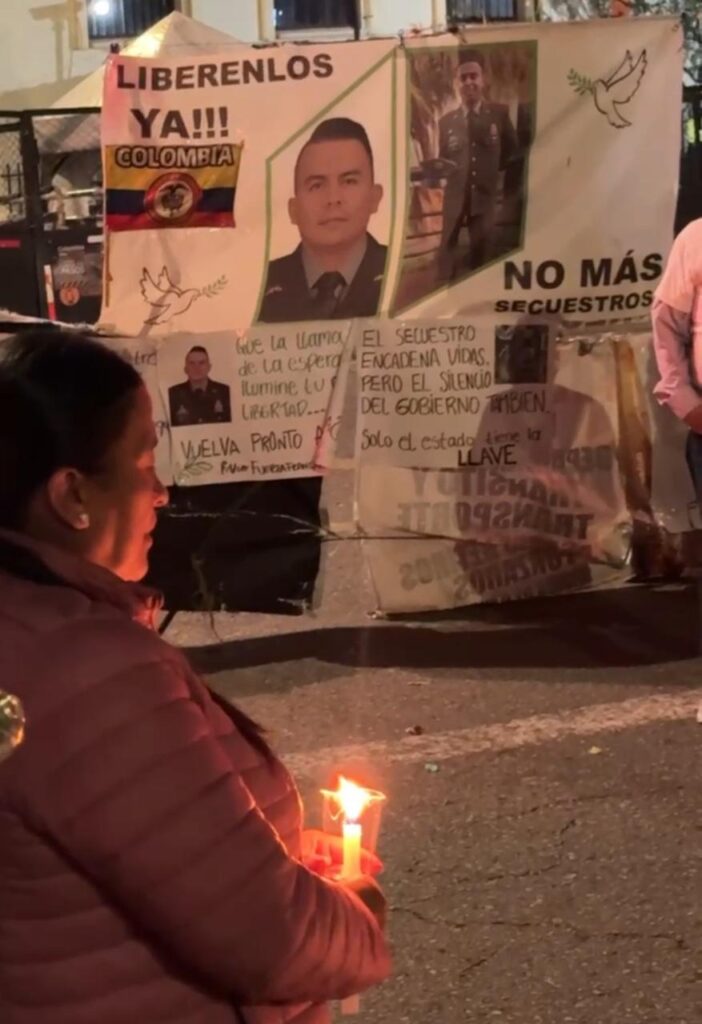 Velatón por liberación de policía Franky Hoyos