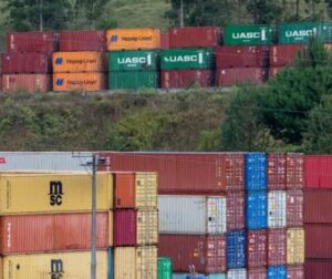 Contenedores con productos de exportación