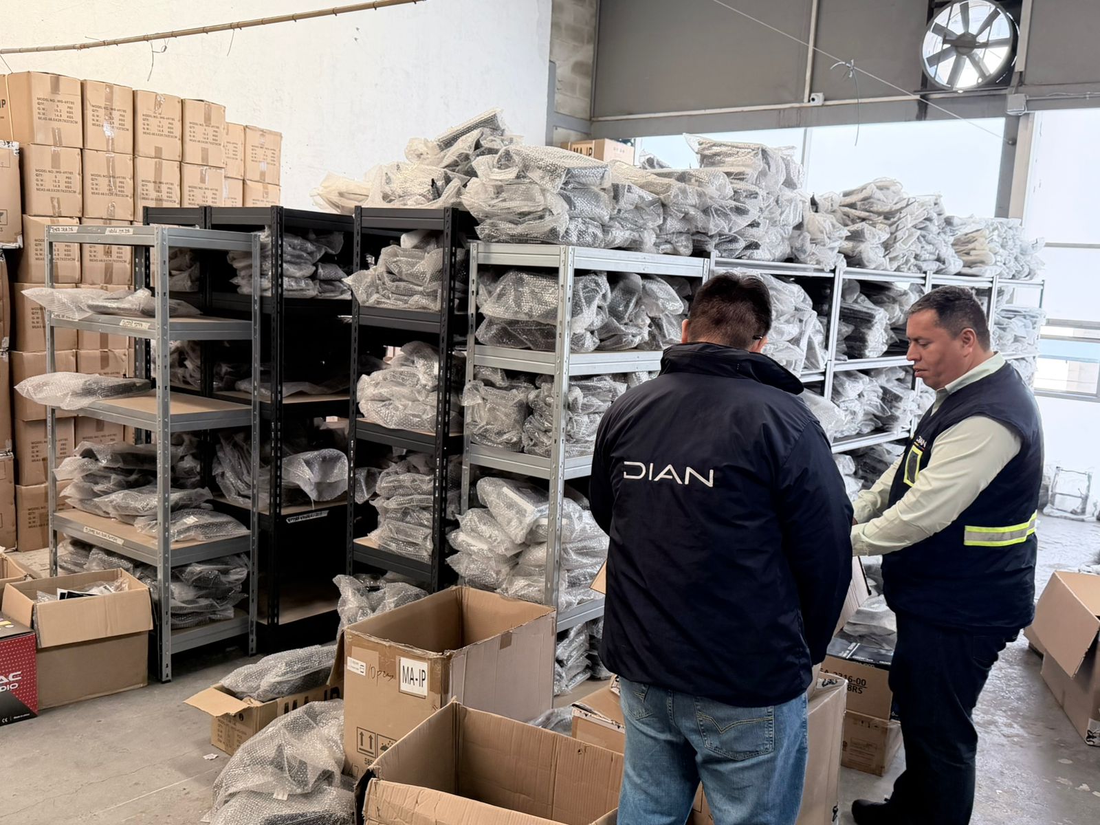 DIAN incautó 40.000 partes para vehículo