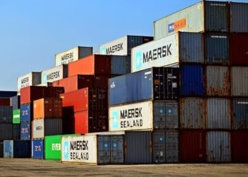 Ecuador eleva al 50 % el arancel a importaciones colombianas