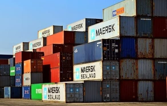 Ecuador eleva al 50 % el arancel a importaciones colombianas